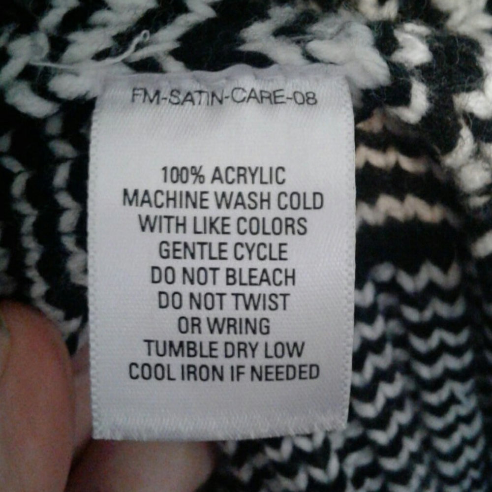 sweater - Picture 3 of 4